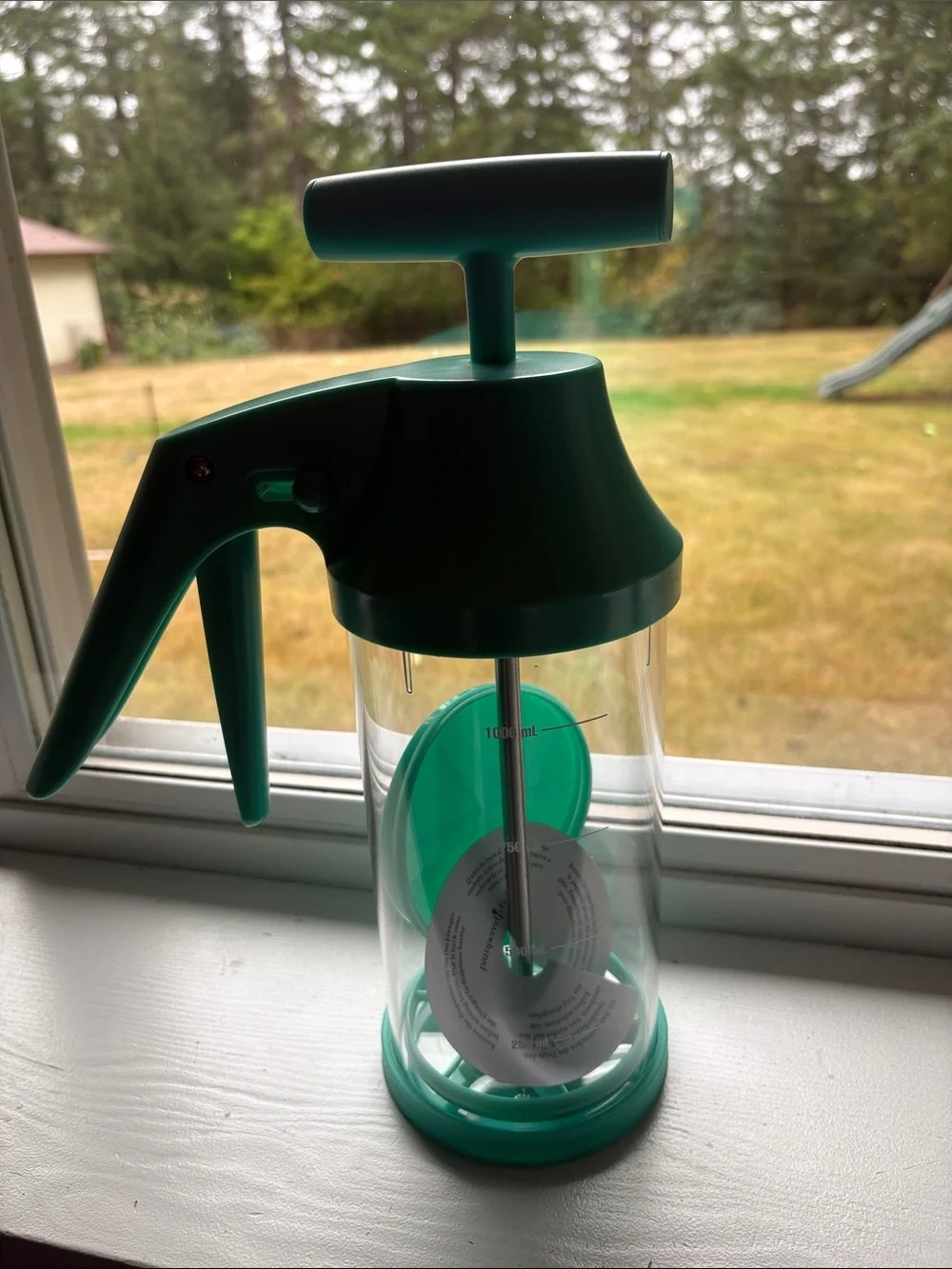 The Pampered Chef Teal batter/mixer, dispenser